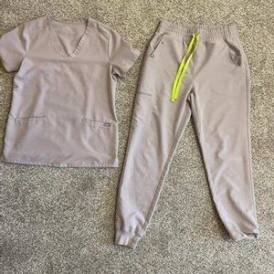 Figs slate scrub set